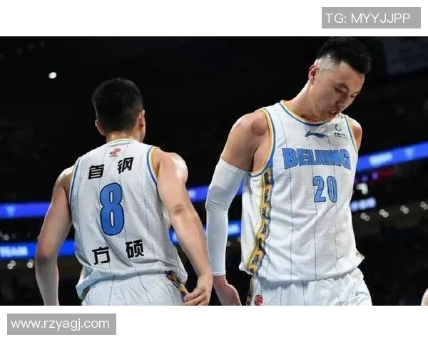 赵睿翟晓川方硕齐聚WTT中国大满贯现场助威王楚钦精彩对决 赵睿翟晓川方硕齐聚WTT中国大满贯现场助威王楚钦精彩对决