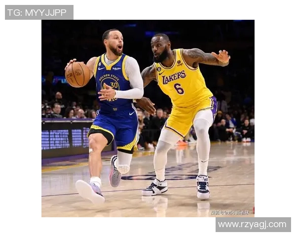 经典对位 詹姆斯单打库里转身上篮得手 经典对位 詹姆斯单打库里转身上篮得手