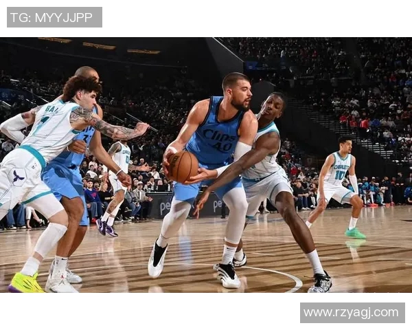 态度积极了许多！快船内线支柱终于在攻防两端起到了关键的作用？